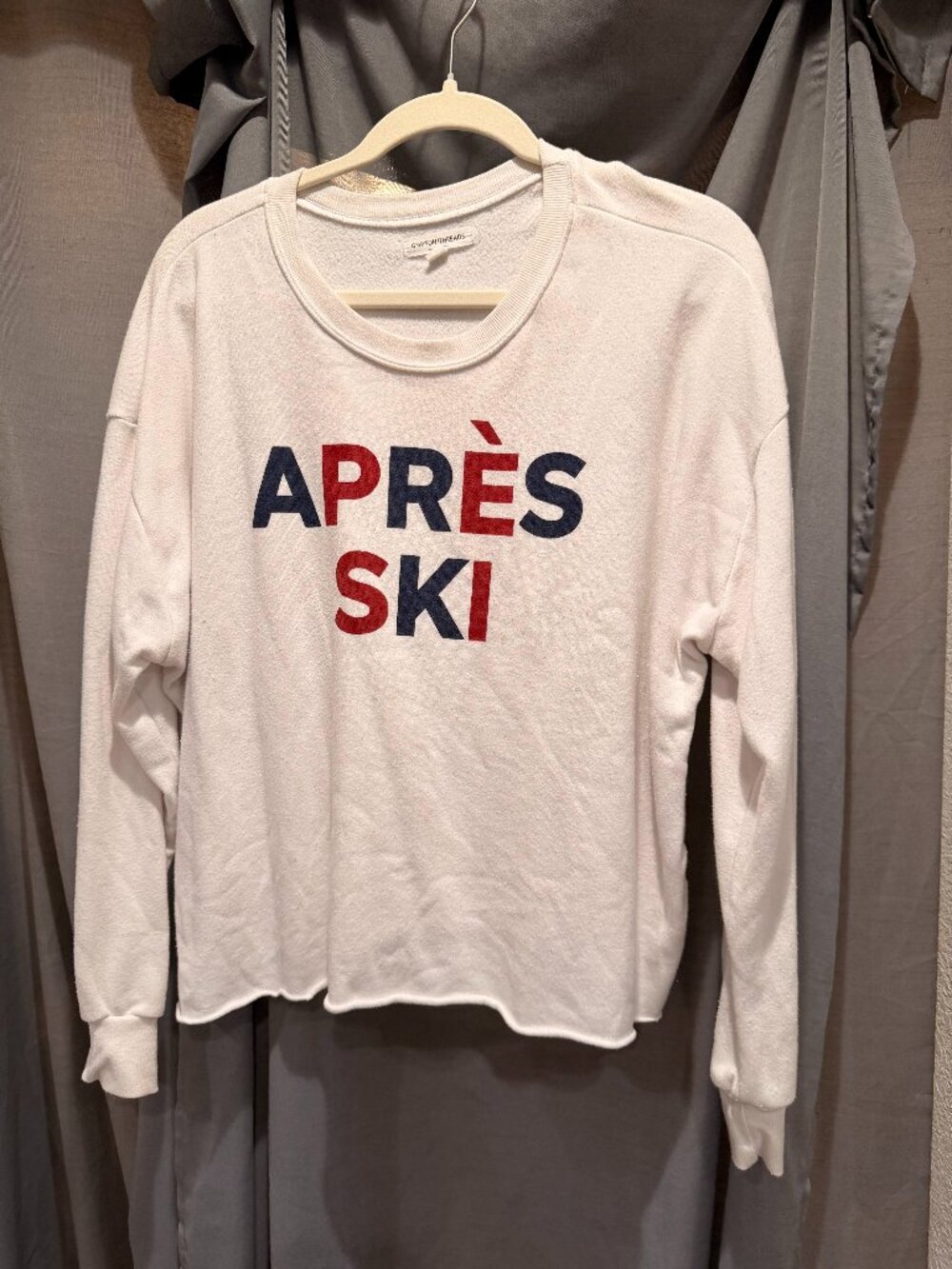 GRAYSON THREADS WHITE SWEATSHIRT SIZE LARGE APRE SKI